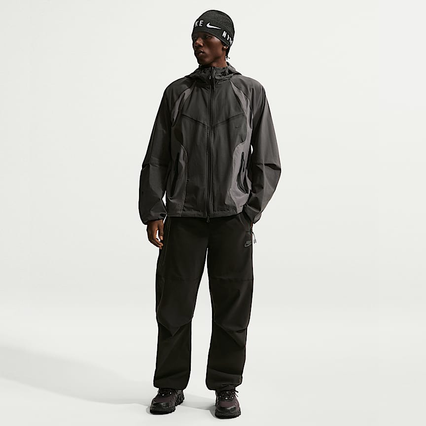 Nike Tech Men's Woven Trousers. Nike RO